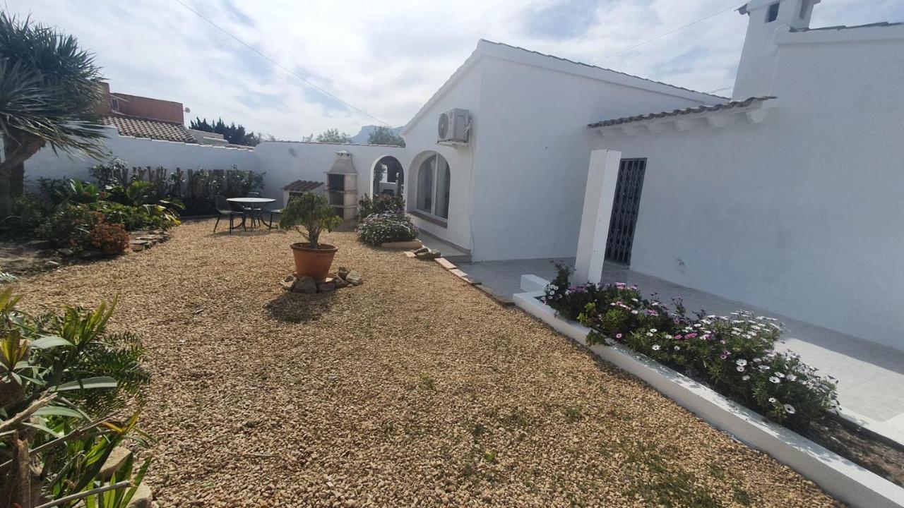 Cheerful 2-Bedroom Villa With Private Pool Calpe Kültér fotó